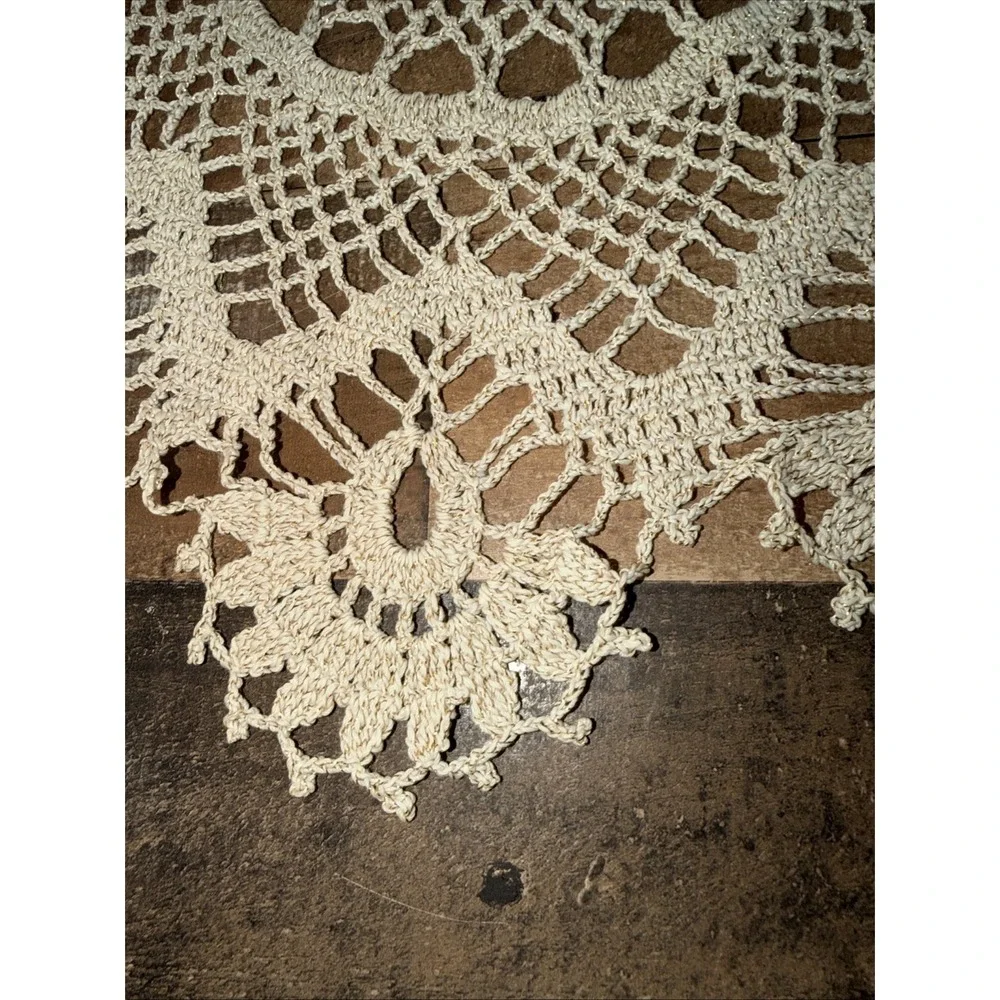 Vintage Handmade Crochet Doily Cream Cotton Lace Gold Round Table Topper Mat 19